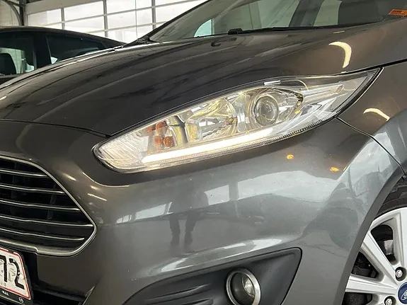 Ford Fiesta 2015 photo 2