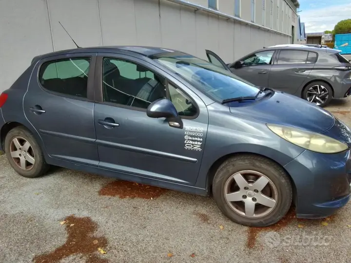 Peugeot 207 2007 photo 4