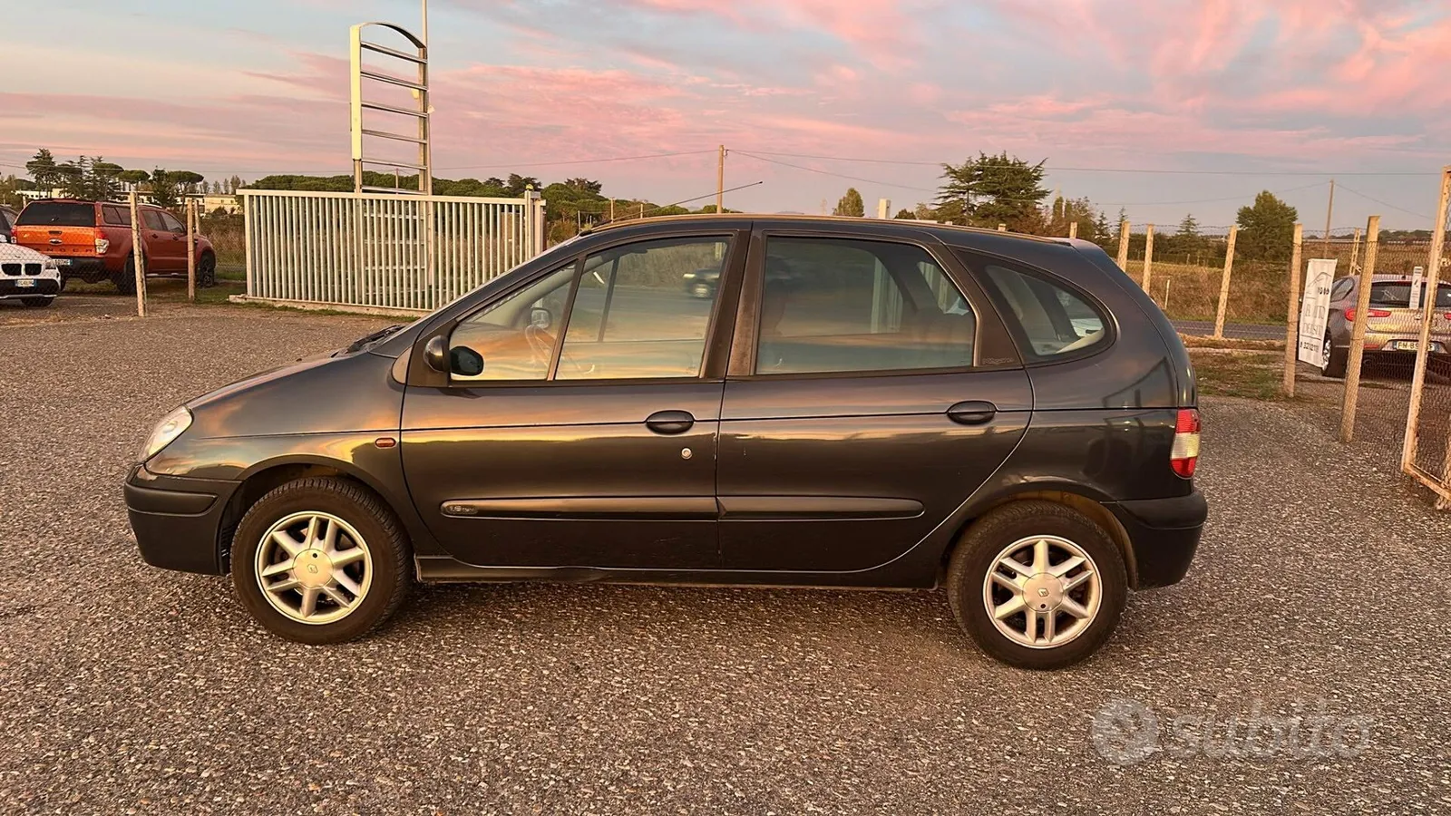 Renault Megane Scenic 2002 photo 2