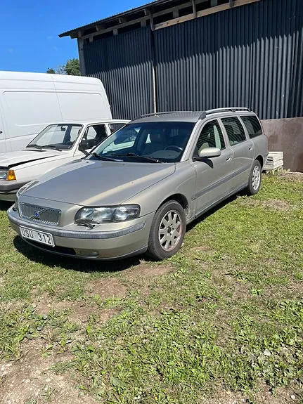 Volvo V70 2004 photo 2