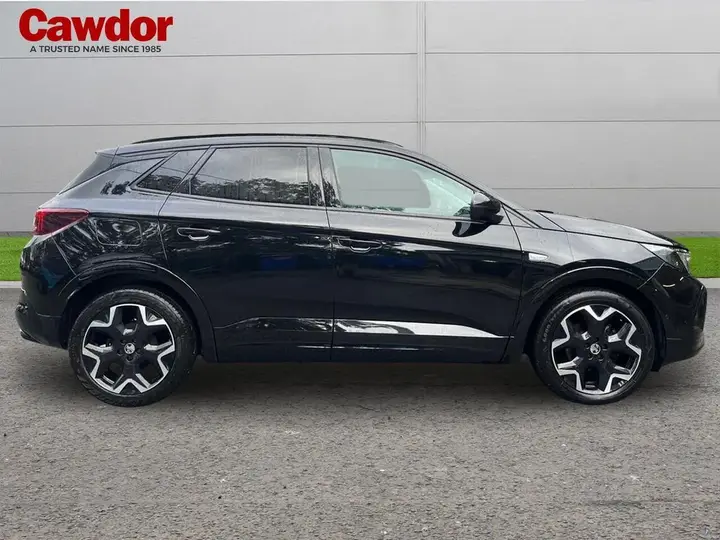 Vauxhall Grandland 2024 photo 2