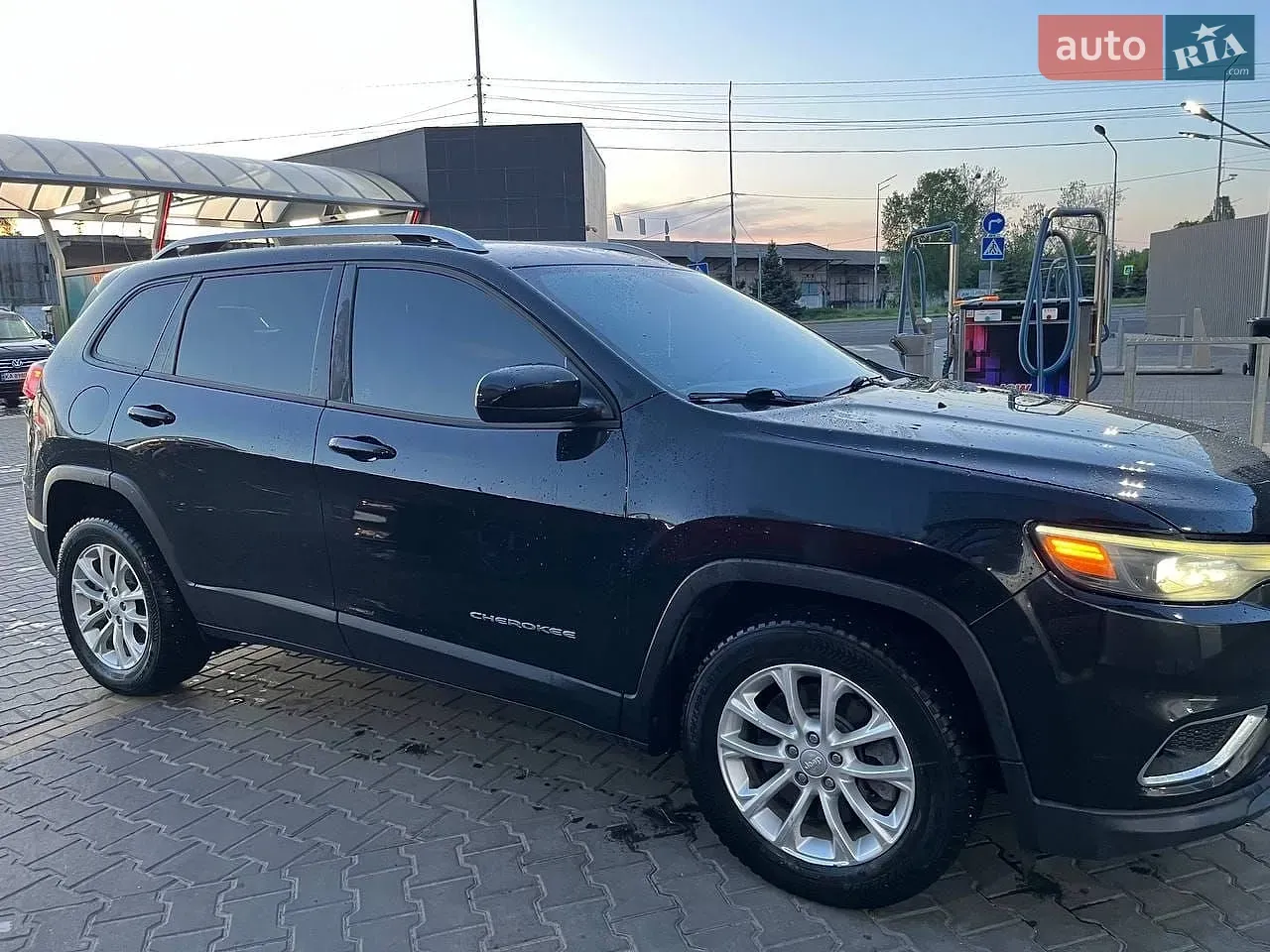 Jeep Cherokee 2019 photo 3
