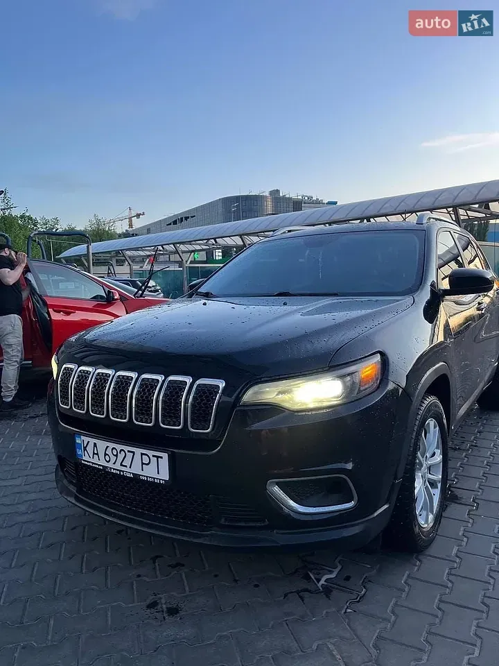 Jeep Cherokee 2019 photo 2