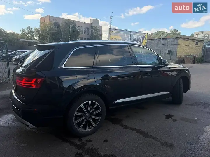 Audi Q7 2016 photo 4