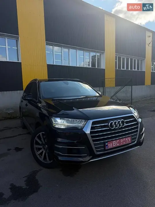 Audi Q7 2016 photo 2