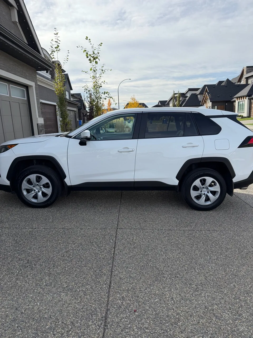 Toyota Rav4 2023 photo 2