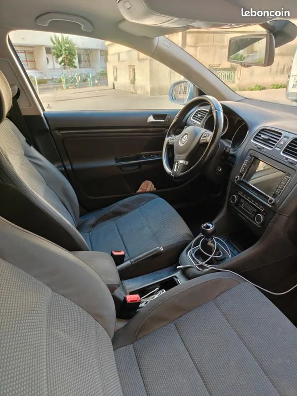 Volkswagen Golf 2012 photo 2