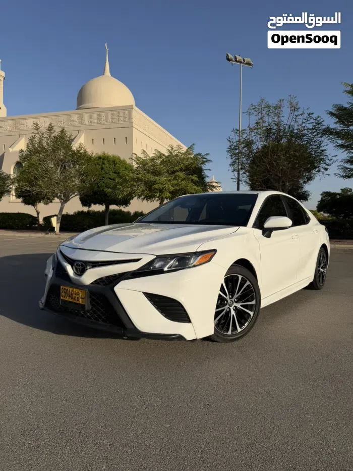 Toyota Camry 2020 photo 2