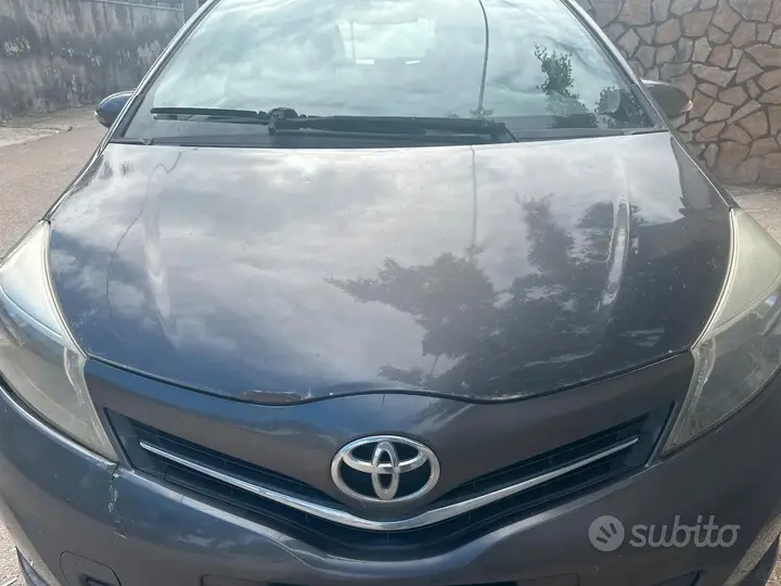 Toyota Yaris 2012 photo 3
