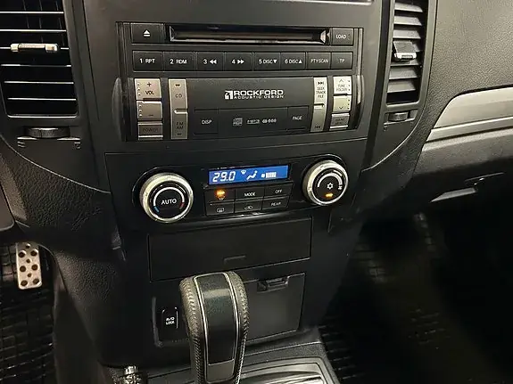 Mitsubishi Pajero 2007 photo 3