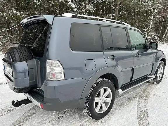 Mitsubishi Pajero 2007 photo 2