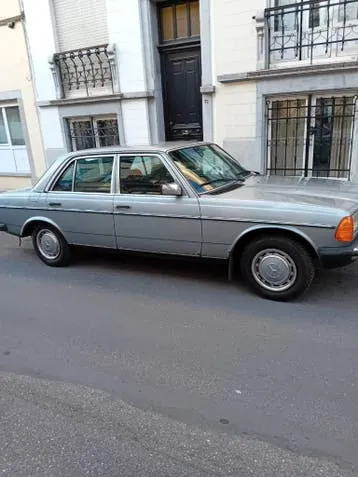 Mercedes-Benz 240