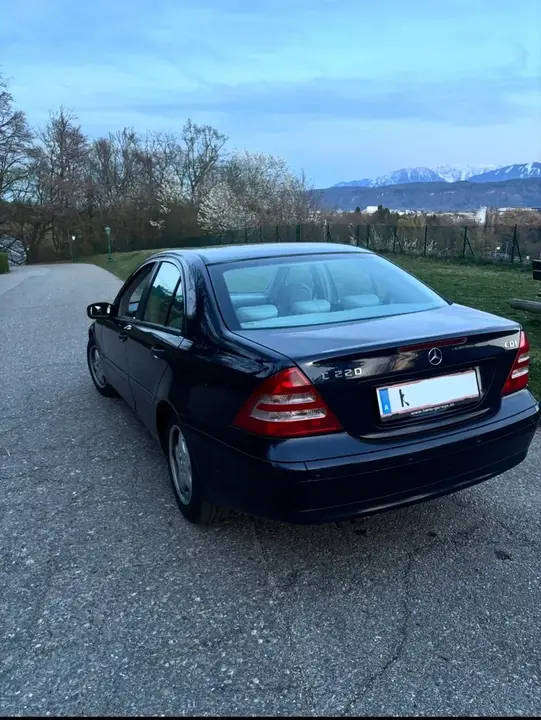 Mercedes-Benz C-Class 2003 photo 2
