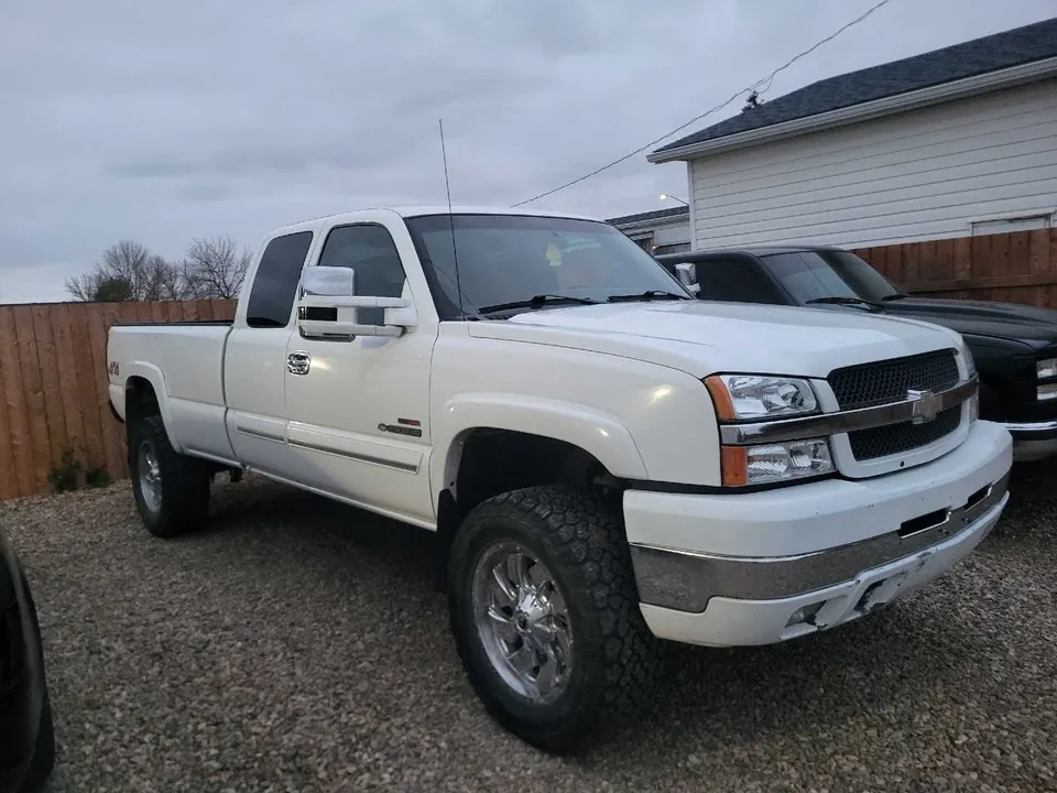 Chevrolet C/K Pickup 2500 2003 photo 3