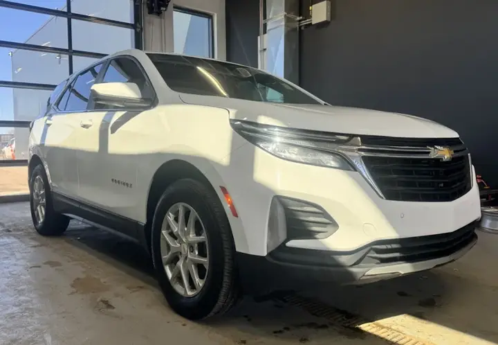 Chevrolet Equinox 2023 photo 2