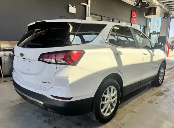 Chevrolet Equinox 2023 photo 3