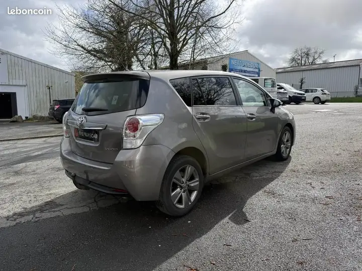 Toyota Verso 2016 photo 3