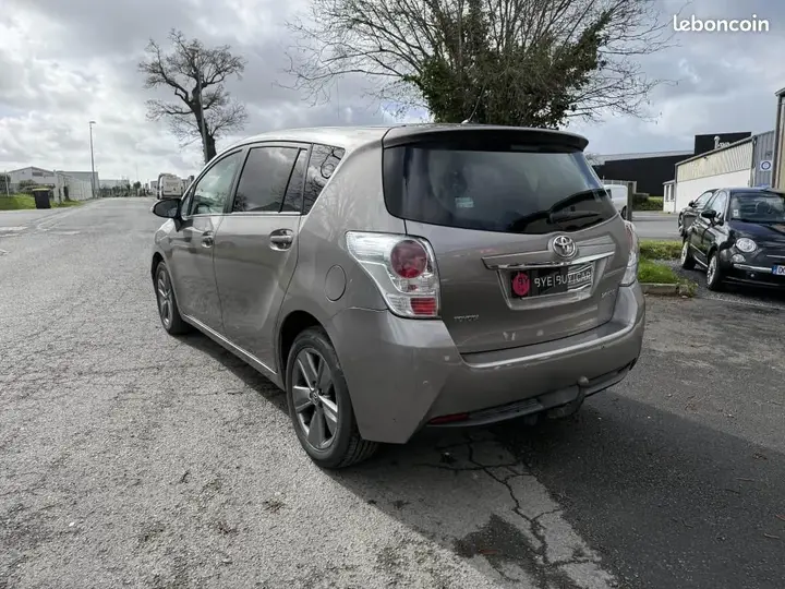 Toyota Verso 2016 photo 4