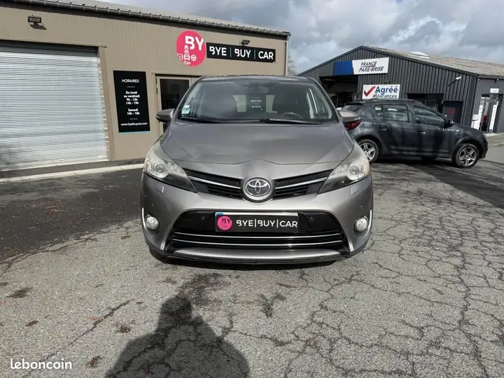 Toyota Verso 2016 photo 5