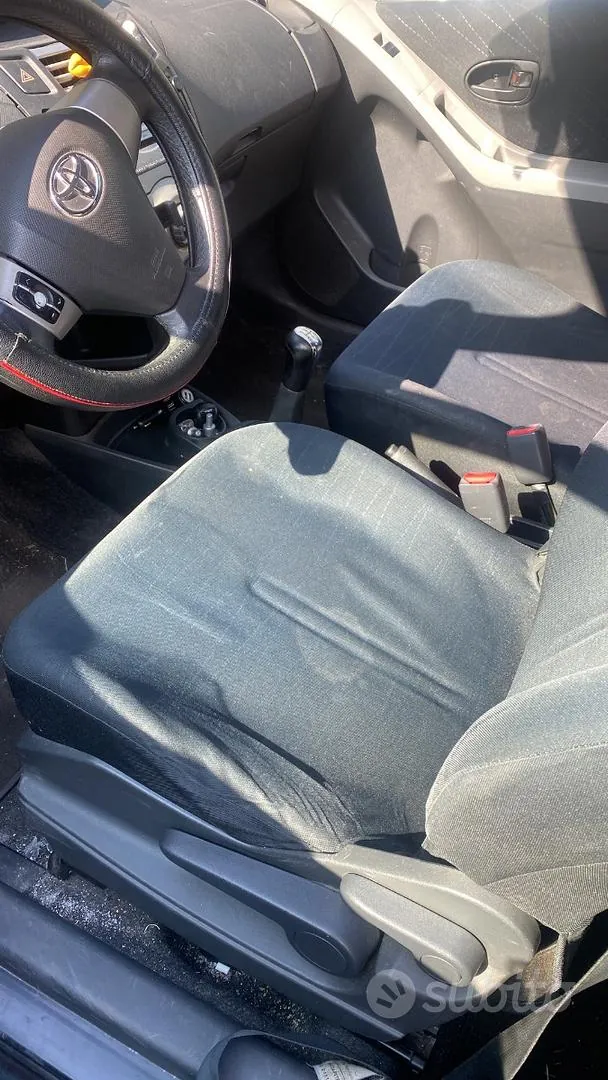 Toyota Yaris 2008 photo 2
