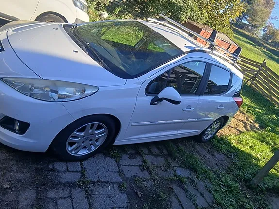 Peugeot 207 Sw 2011 photo 2