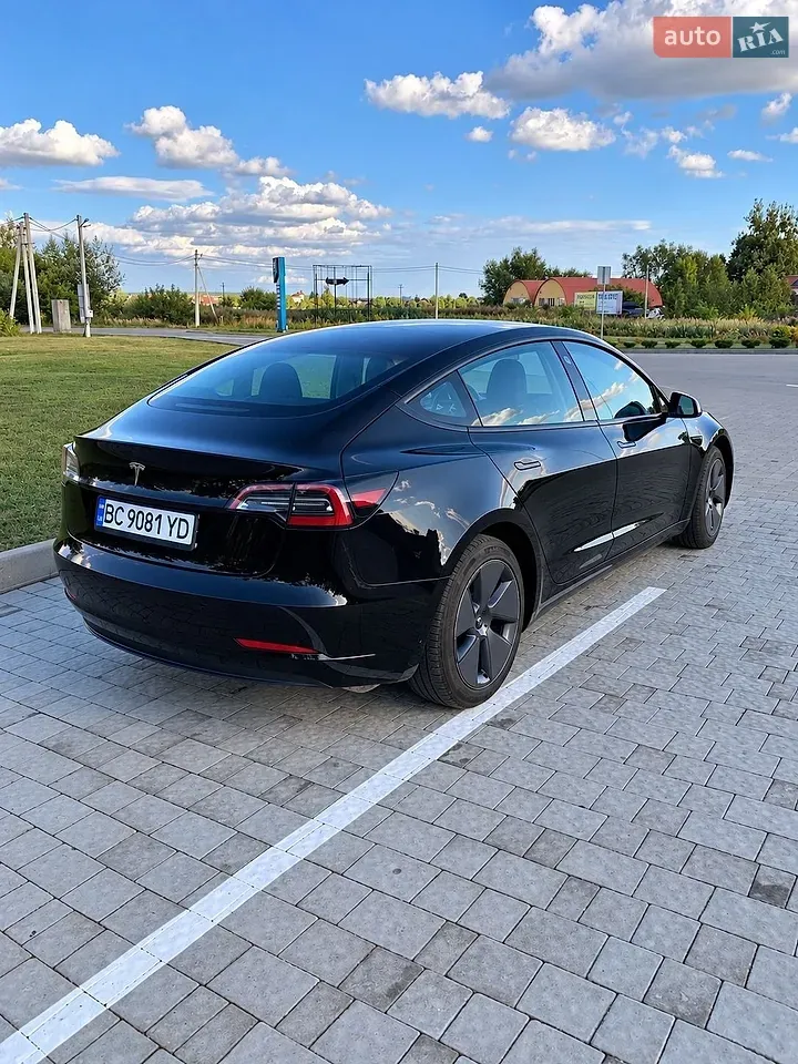 Tesla Model 3 2023 photo 3