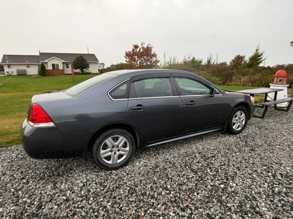 Chevrolet Impala 2011 photo 2