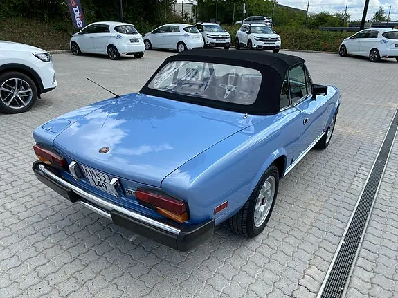 Fiat 124 Spider 1982 photo 4