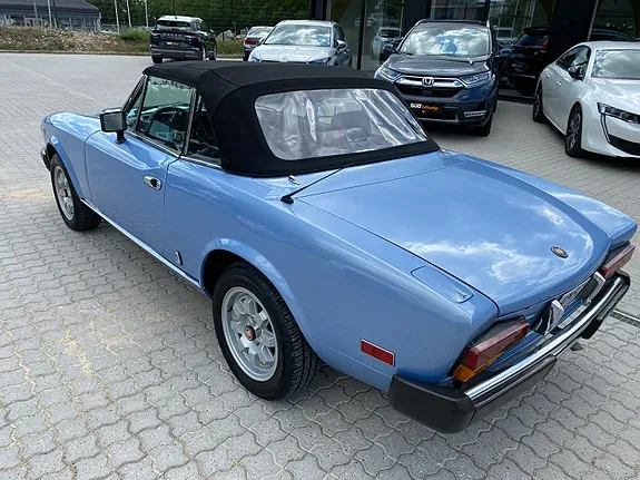 Fiat 124 Spider 1982 photo 3