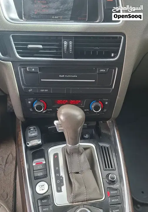 Audi Q5 2010 photo 2
