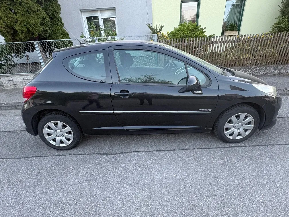 Peugeot 207 2010 photo 3