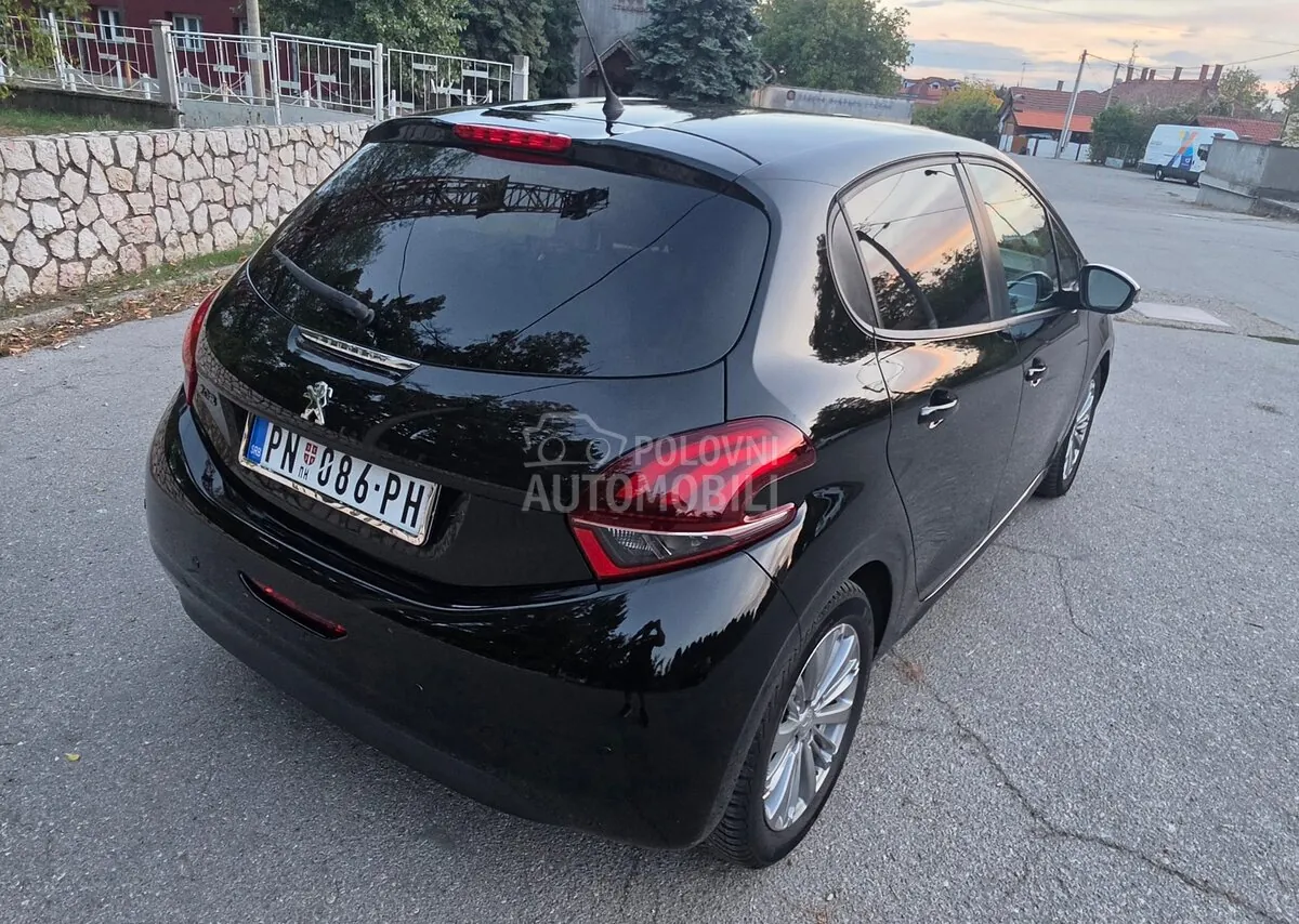 Peugeot 208 2016 photo 5
