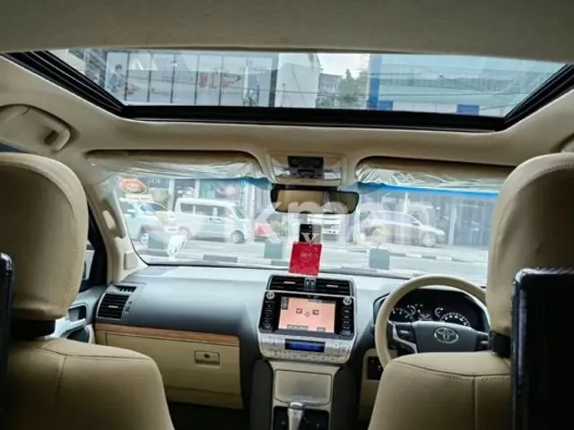 Toyota Land Cruiser Prado 2018 photo 3