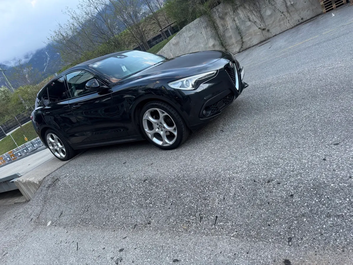 Alfa Romeo Stelvio 2018 photo 2