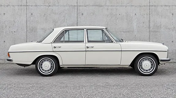 Mercedes-Benz 200 1971 photo 4