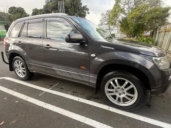 Suzuki Grand Vitara 2012 photo 2
