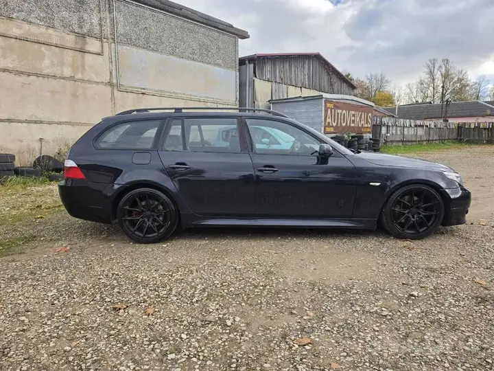 BMW 530 2008 photo 2