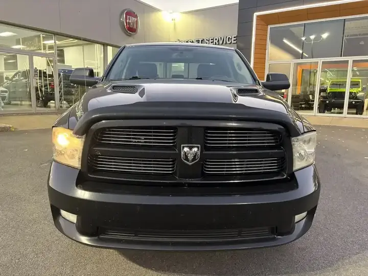 Ram 1500 2011 photo 2