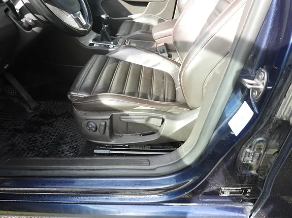 Volkswagen Passat 2012 photo 5