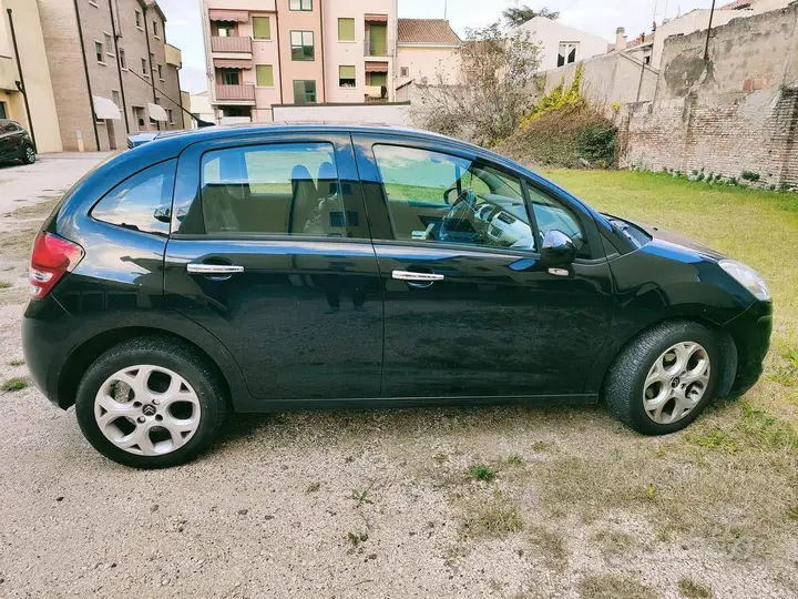 Citroen C3 2012 photo 2