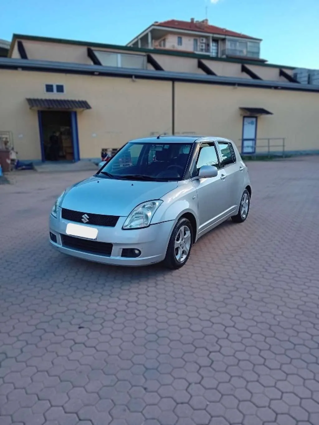Suzuki Swift 2005 photo 3