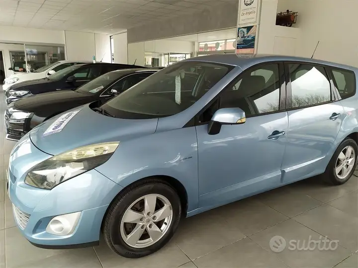 Renault Scenic 2010 photo 2
