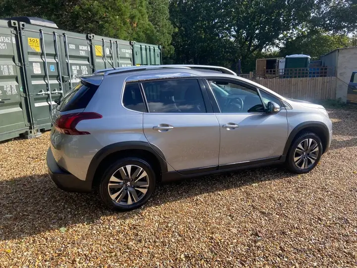 Peugeot 2008 2017 photo 3