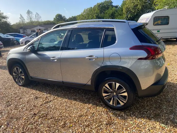 Peugeot 2008 2017 photo 5