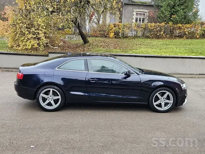 Audi A5 2010 photo 4