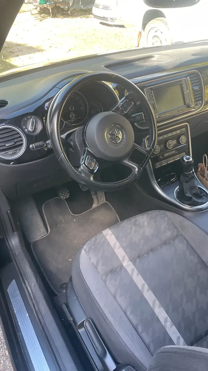 Volkswagen Beetle 2018 photo 3