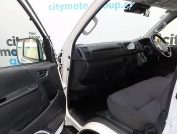 Toyota Hiace 2021 photo 5