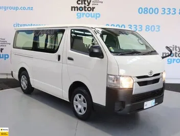 Toyota Hiace 2021 photo 2