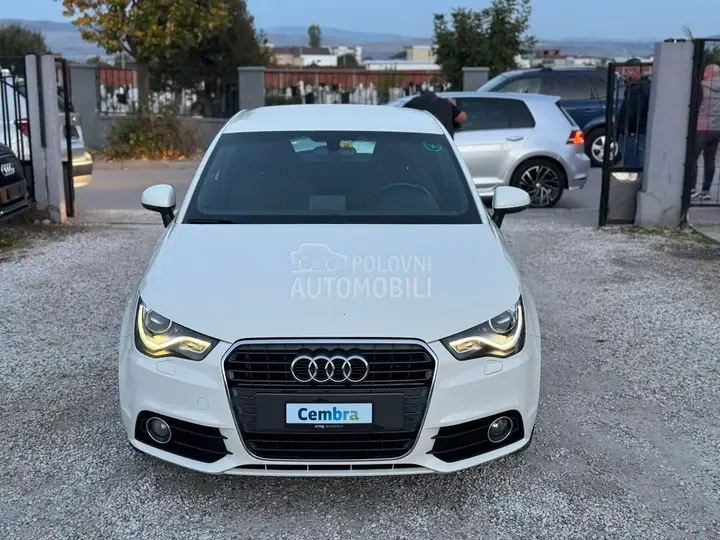 Audi A1 2011 photo 2