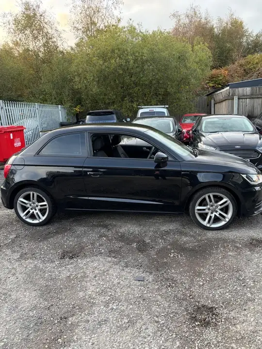 Audi A1 2015 photo 2
